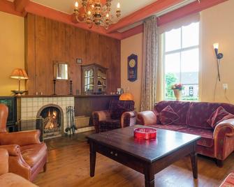 Farmhouse with sauna and hot tub - Balkbrug - Sala de estar