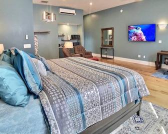 Heart of downtn, VIP Parking, live music in park! - Eureka Springs - Chambre