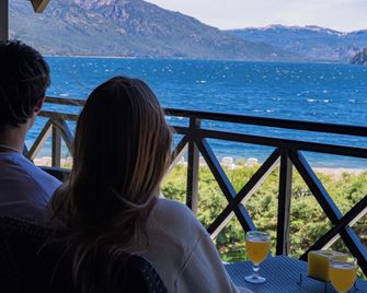 Amancio Hotel & Cabañas - San Martín de los Andes - Balcón