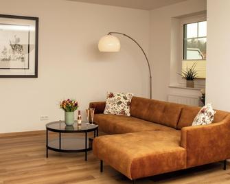 Fantastic vacation apartment 300m from the Zwischenahner Meer - Bad Zwischenahn - Pokój dzienny