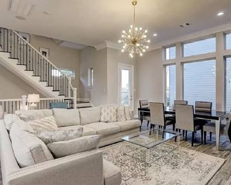 Elegant 3 Bedroom Townhome Downtown - Houston - Sala de estar