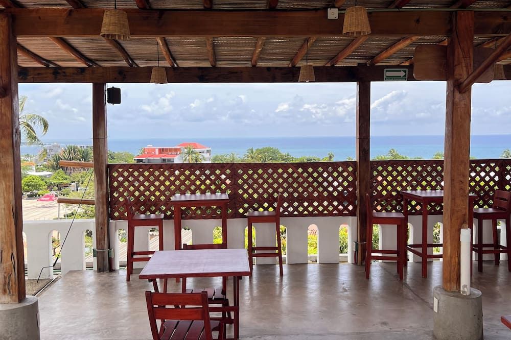 كاسا لوسوديلي آند كووركينج - ٔدالتس أنلي - هوستل - بويرتو إسكونديدو - شرفة