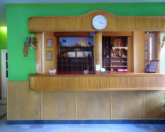 Smile Inn Hotel - Vientiane - Rezeption