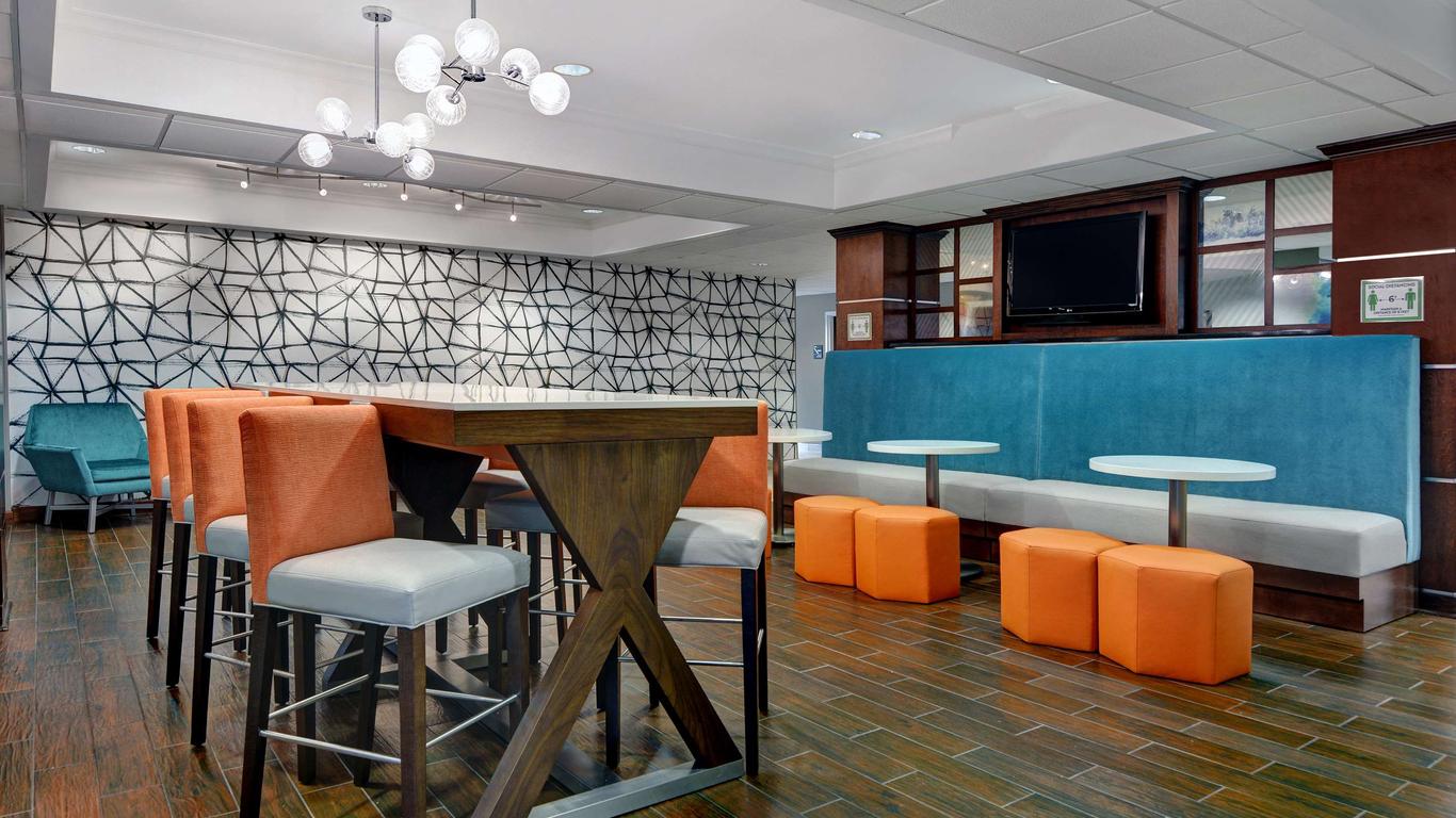 هامبتون إن شارلوت/مونرو