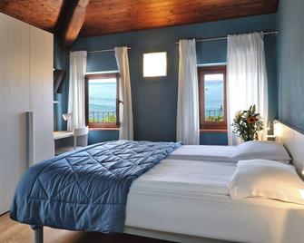 Albergo All'Ancora - Garda - Bedroom