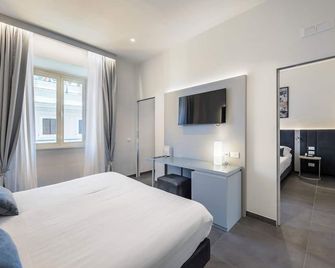 Hotel California - Rome - Bedroom