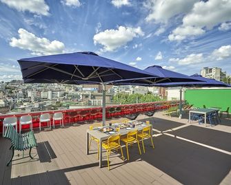 H Hostel Itaewon - Seúl - Balcón