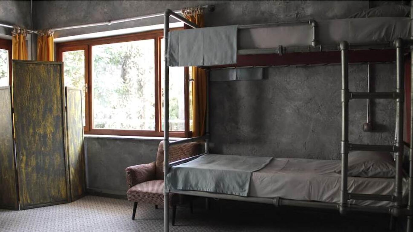 Role Street Hostel