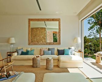 Holiday home with beautiful sea views - סן ג'וזפ דה סה טלאיה - סלון