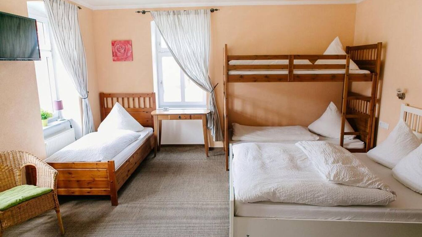 Landhotel Airport-Inn