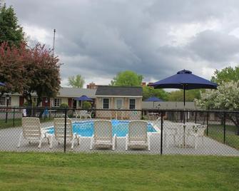 Berkshire Inn - Pittsfield - Pool