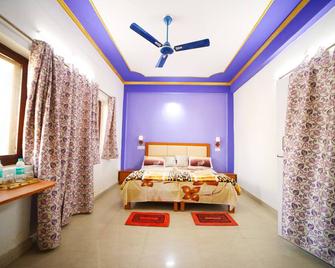Boutique Indian Home Stay - Bed & Breakfast - Agra - Bedroom