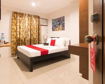 RedDoorz Plus @ Diola Villamonte Bacolod - Bacolod - Ložnice