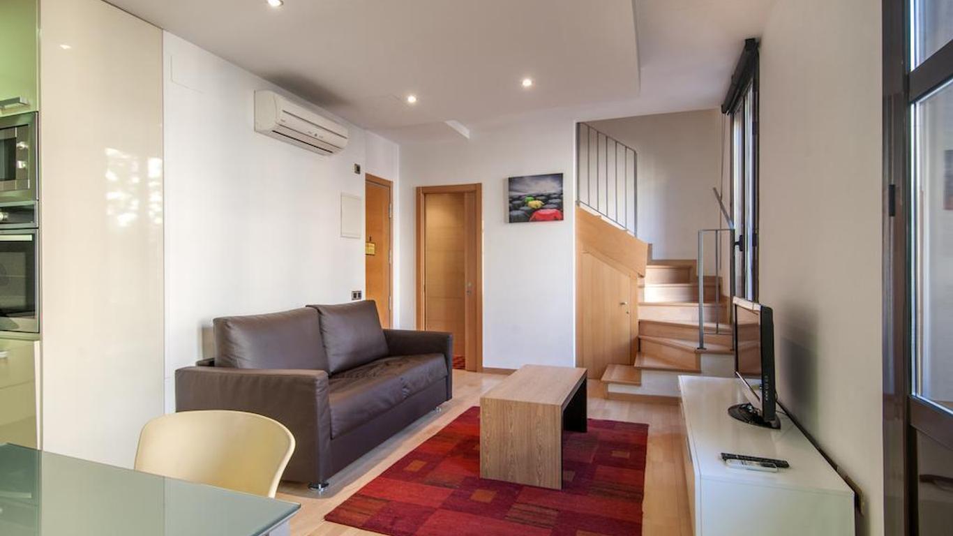 Tamarit Apartments