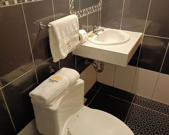 Pakarina Hotel - Machu Picchu - Bad