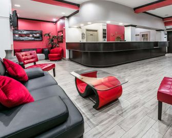 Ramada by Wyndham Oklahoma City Airport North - Oklahoma City - Reception