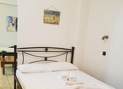 Sevilia Rooms - Qeparo - Schlafzimmer
