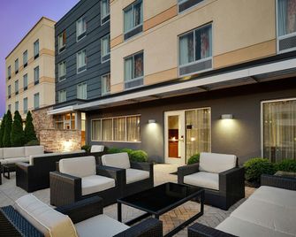 Fairfield Inn & Suites by Marriott Columbus Airport - Columbus - Patio