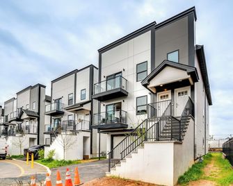 Modern Elizabeth Apartment about 1 Mi to Train Station - Elizabeth - Building