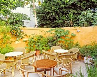 Savoy Hotel - Rodos - Patio