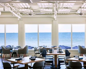 Perfect Spot for Soaking Up Some Sun & Sightseeing! Private Beach, Onsite Pools! - Falmouth - Ristorante