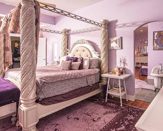 Eclectic Loft atop Art Studio in the heart of Scott Joplin Land! - Sedalia