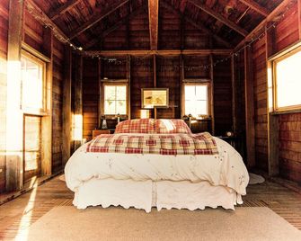 Garden Lodging In A Peaceful Country Farm Setting ~ 'Longspur' House - Carrington - Habitación