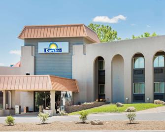 Days Inn by Wyndham West Des Moines - West Des Moines - Building