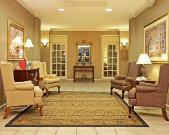 Holiday Inn Express & Suites Camden - Camden - Lobby