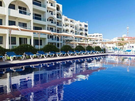 أكوامارينا بيتش ريزورت