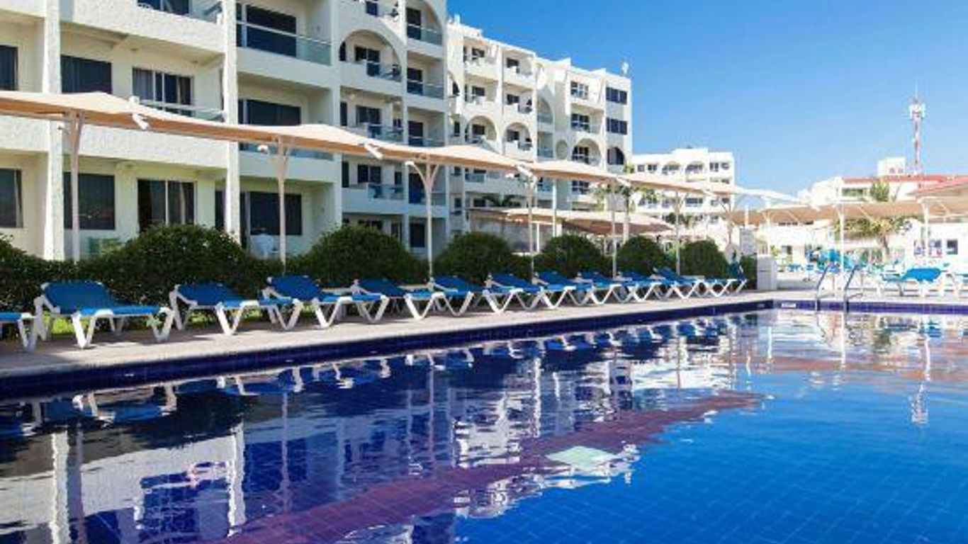 Aquamarina Beach Hotel Cancun