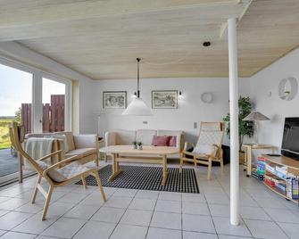 Beautiful Home In Christiansfeld - Christiansfeld - Living room