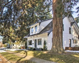 Charming Downtown Coeur dAlene Home with Yard! - Coeur d'Alene - Building