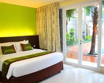 Bali De Anyer Hotel And Restaurant - Carita - Bedroom