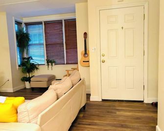 H & H Boston - Boston - Soggiorno