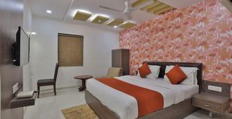 Hotel Sadbhav - Ahmedabad - Bedroom