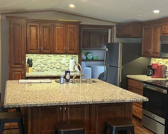 Cozy Corner! - Angleton - Kitchen