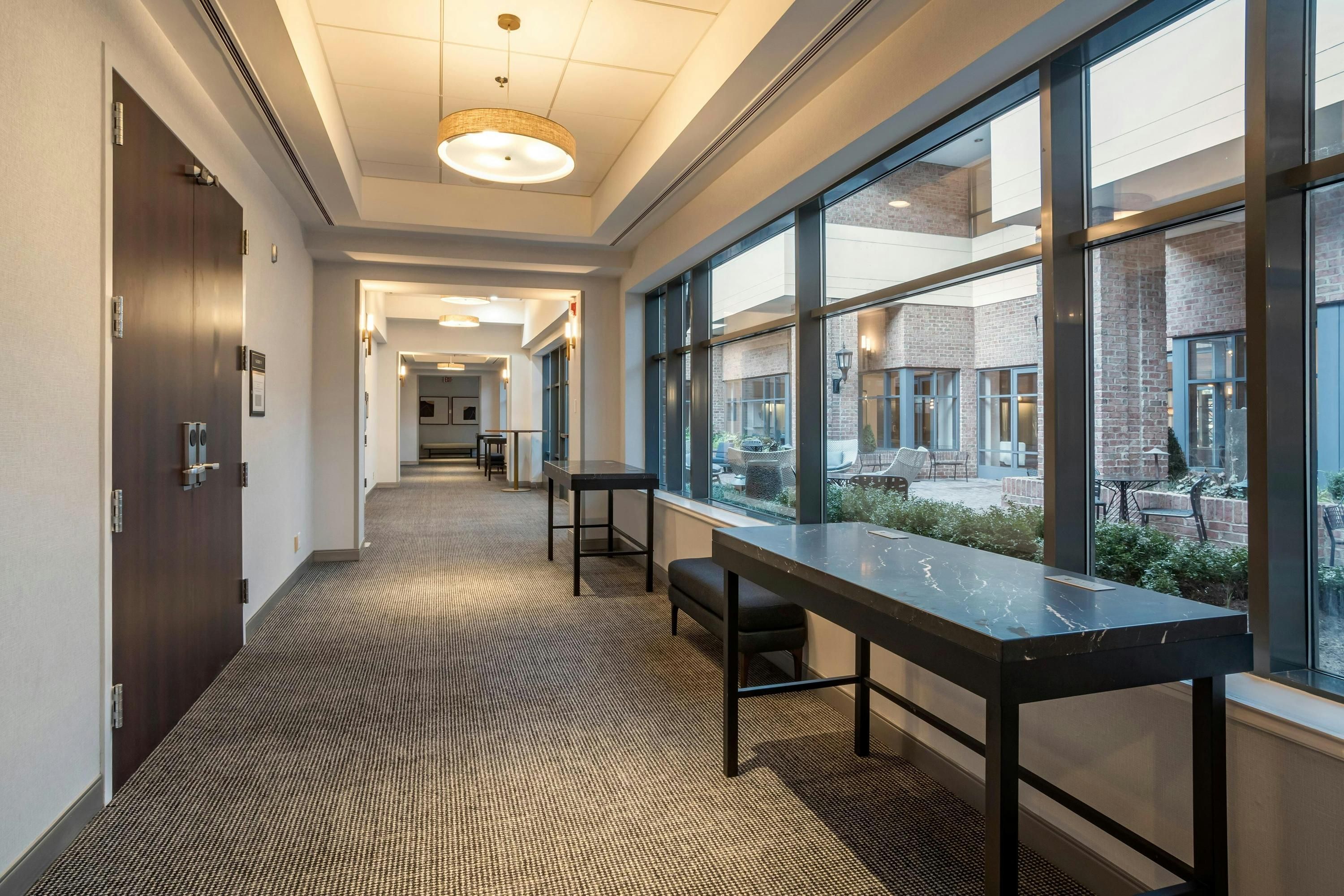 Sheraton Suites Old Town Alexandria thumbnail 3