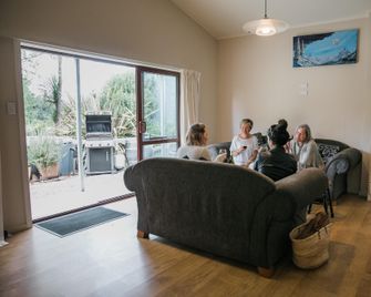 The Shed Guesthouse - ואנקה - טרקלין