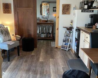 Cedar Twig Cabin: Serene, cozy & quiet - Mount Juliet - Living room
