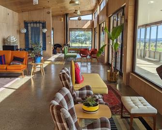 Farmstay in Central Victoria - Ballan - Lobby