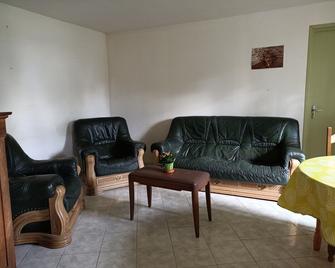 Country house (jacuzzi/terrace/park/hiking/mushrooms) - Marval - Sala de estar