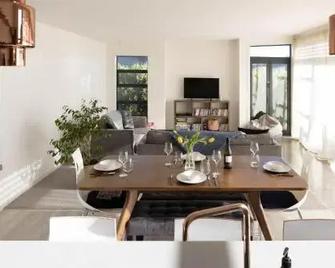 Cloud 9 On Tuscan - Martinborough - Dining room