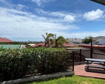 Waldeck Heights - Geraldton - Balcony