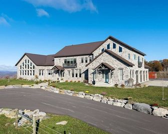 Huge Equestrian Estate Indoor Pool, Theater, Game Rm - Schoharie - Edificio