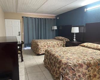 Royal Inn - Live Oak - Bedroom