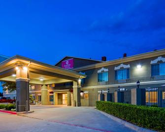 SureStay Plus Hotel by Best Western Mesquite - Mesquite - Budova