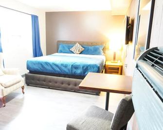Crestwood Motel - Burlington - Bedroom