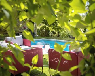 Le Domaine Sainte Raffine, piscine, charme et insolite - Belvèze - Piscina