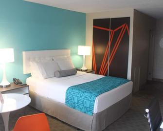 Howard Johnson by Wyndham Kingston - Kingston - Bedroom